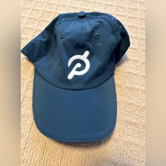 Peloton Cap NWT Dark Teal Blue - Picture 1 of 3